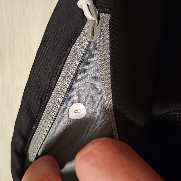 🩴Lululemon Run: Fast And Free Crop in Black / Blazer Fossil - Picture 12 of 16